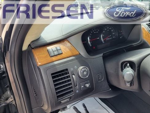 Used 2010 Cadillac DTS Platinum image 12