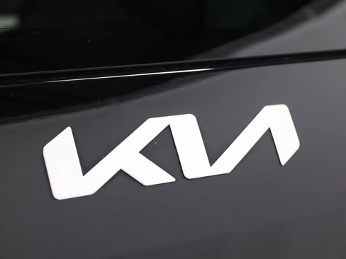 Used 2024 Kia EV9 GT-Line image 75