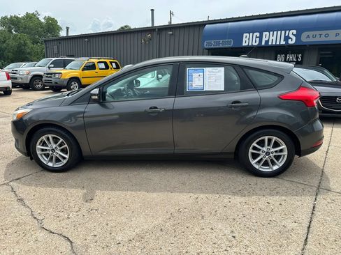 Used 2017 Ford Focus SE FWD image 4