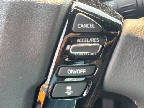 Used 2025 Nissan Frontier PRO-4X image 25