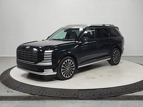Used 2026 Hyundai Palisade Calligraphy FWD image 3