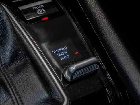 Certified 2025 Jeep Compass Limited AWD/4WD image 24