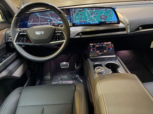 New 2026 Cadillac Vistiq Sport image 4