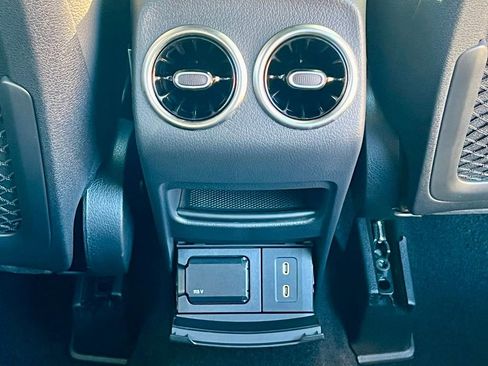 Certified 2025 Mercedes-Benz GLB 250 4MATIC image 27