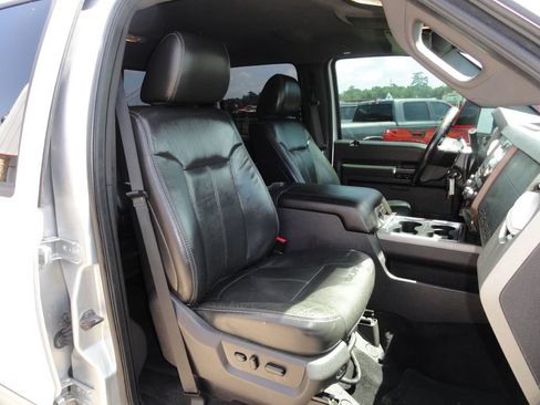Used 2011 Ford F250 Lariat w/ Lariat Interior Pkg AWD/4WD image 8