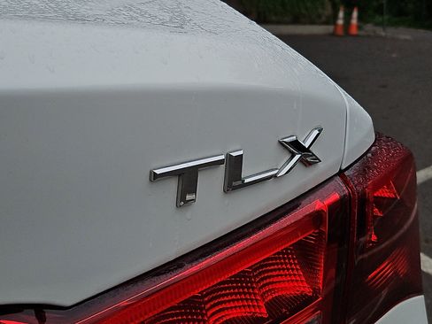 Used 2018 Acura TLX V6 FWD image 30