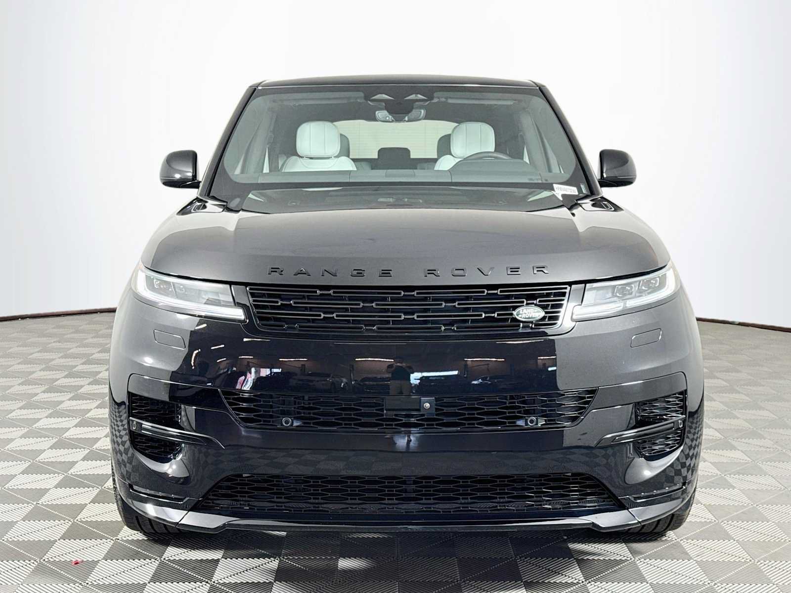New 2027 Land Rover Range Rover Long Wheelbase SE AWD/4WD image 2