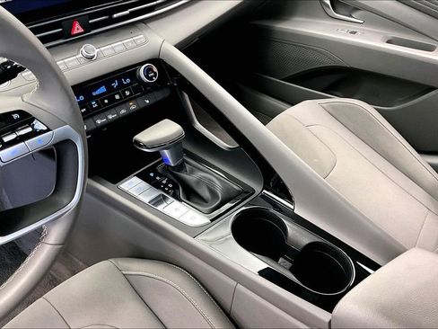 Used 2023 Hyundai Elantra SEL w/ Convenience Package FWD image 14