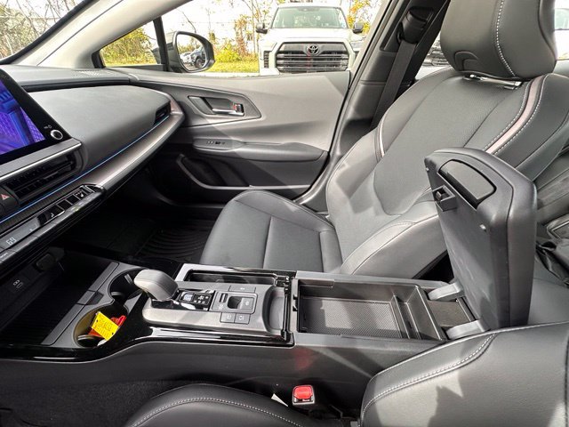 Used 2024 Toyota Prius XLE FWD image 26