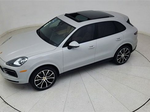 Used 2022 Porsche Cayenne image 77
