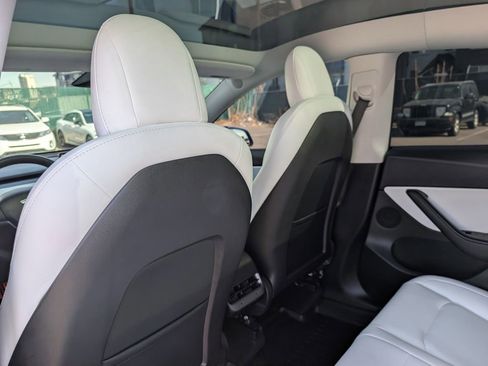 Used 2022 Tesla Model Y Performance image 13