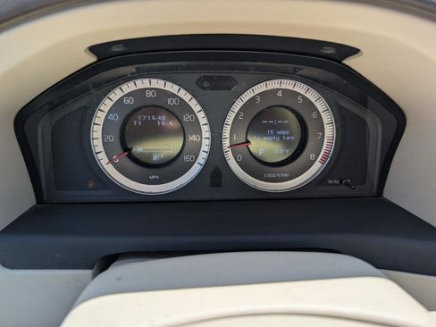 Used 2011 Volvo XC70 3.2 AWD/4WD image 18