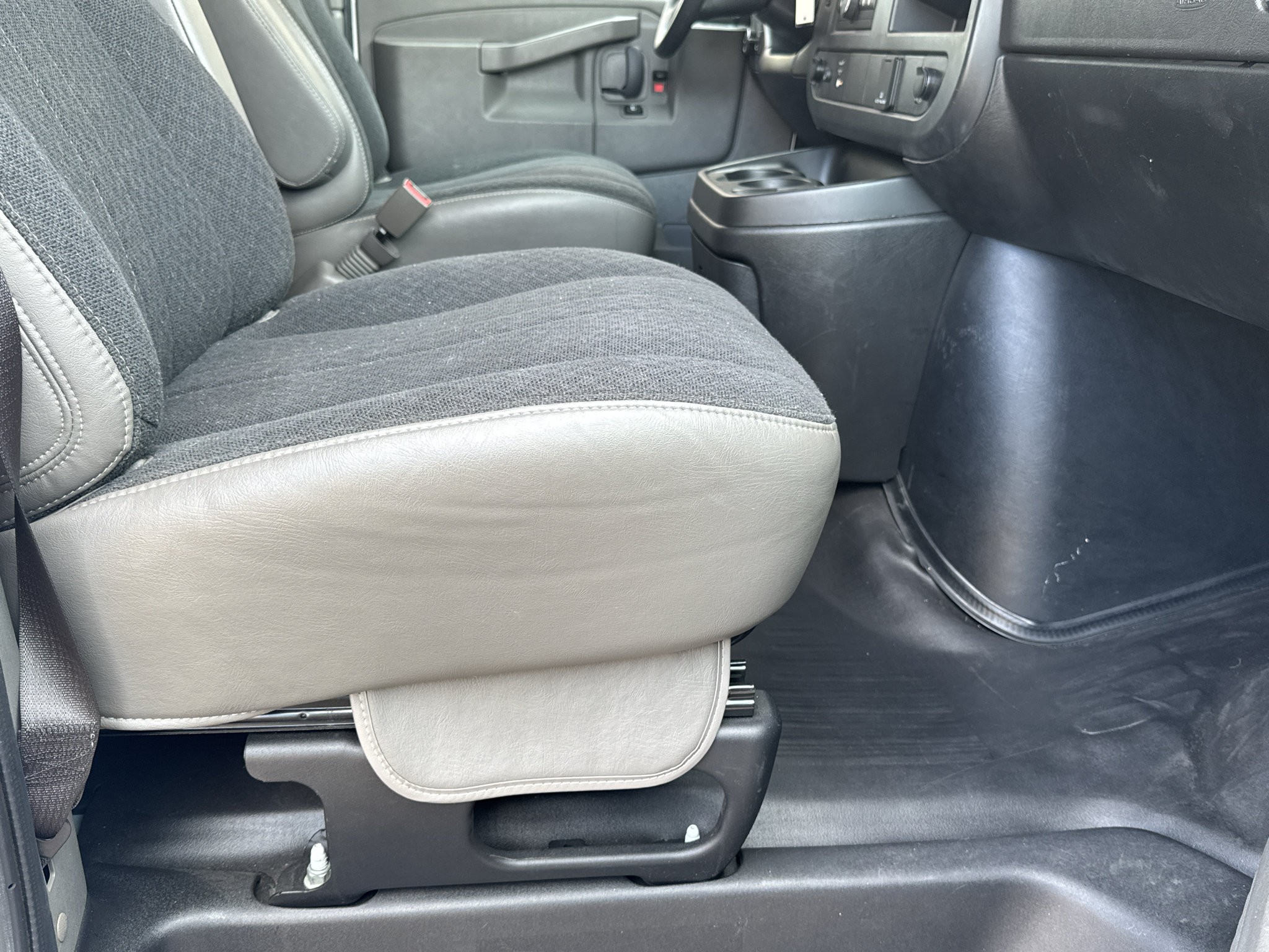 Used 2025 GMC Savana 2500 w/ Driver Convenience Package RWD image 36