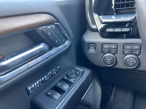 Used 2024 Chevrolet Silverado 1500 High Country w/ Technology Package image 25