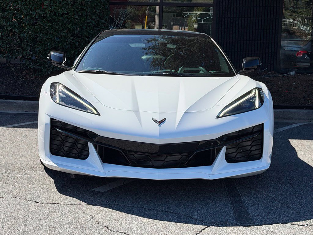 Used 2025 Chevrolet Corvette Z06 RWD image 3