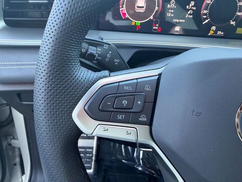 New 2026 Volkswagen Tiguan SE R-Line image 18