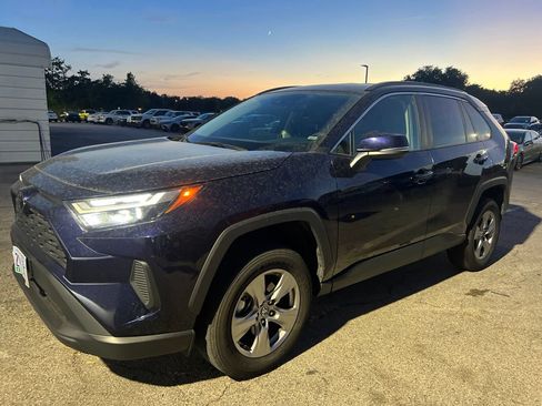 Used 2025 Toyota RAV4 XLE AWD/4WD image 1