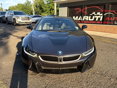 Used 2019 BMW i8 Coupe AWD/4WD image 2