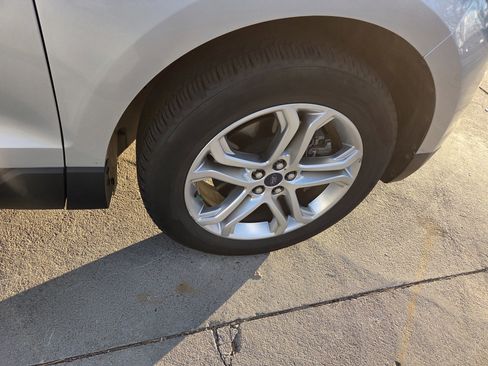 Used 2018 Ford Edge Titanium image 12