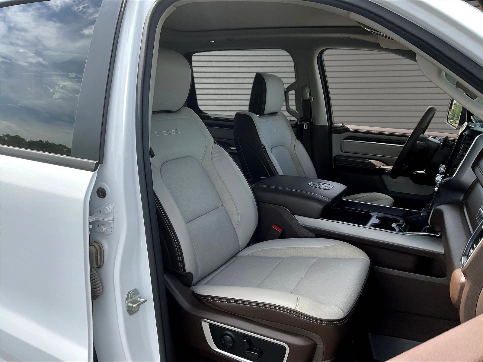 Used 2025 RAM 1500 Laramie w/ Laramie Southwest Edition AWD/4WD image 26