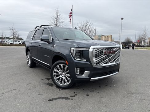 Used 2021 GMC Yukon Denali image 2