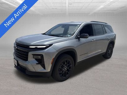 Used 2024 Chevrolet Traverse LT w/ Midnight/Sport Edition