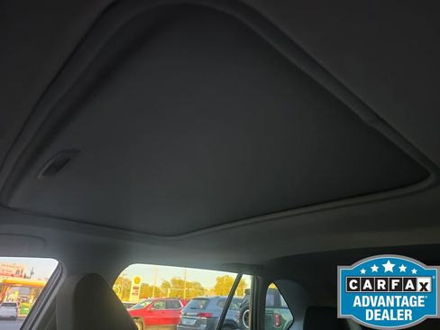 Used 2021 Toyota RAV4 XLE Premium image 57