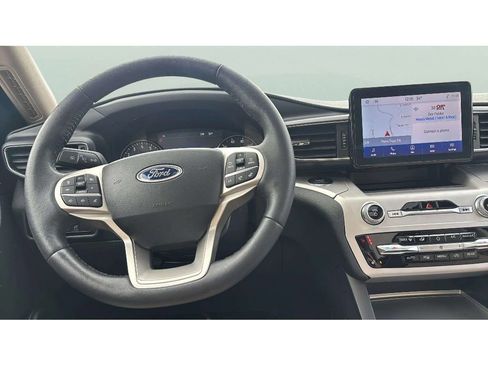 Used 2024 Ford Explorer XLT w/ Equipment Group 202A image 15