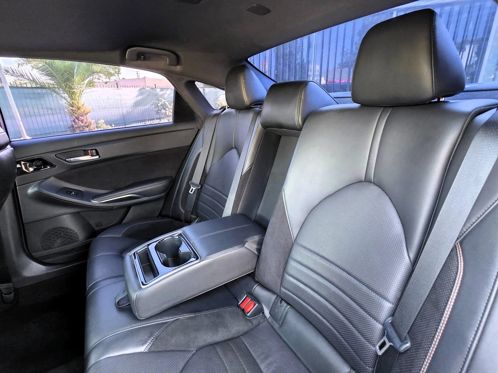 Used 2019 Toyota Avalon XSE w/ Preferred Accessory Package FWD image 7