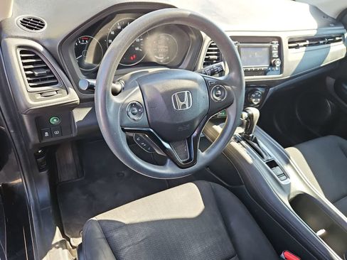 Used 2016 Honda HR-V LX image 2