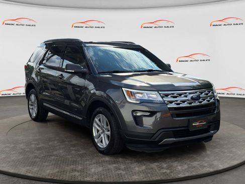 Used 2019 Ford Explorer XLT w/ Equipment Group 201A AWD/4WD image 5