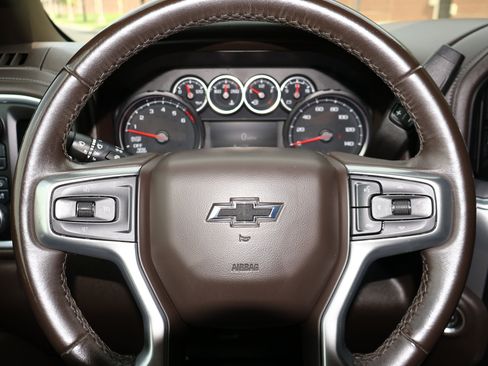 Used 2022 Chevrolet Silverado 1500 RST AWD/4WD image 13