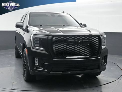 Used 2021 GMC Yukon Denali w/ Denali Premium Package RWD image 2