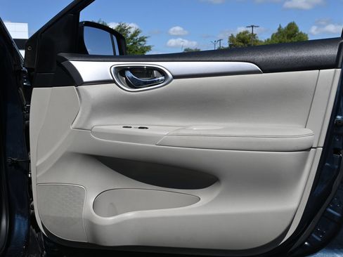 Used 2015 Nissan Sentra SV FWD image 26