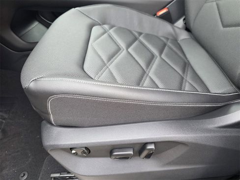 New 2026 Volkswagen Atlas SE image 15