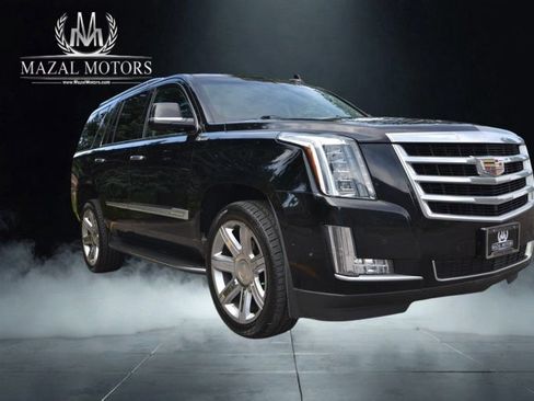 Used 2018 Cadillac Escalade Luxury AWD/4WD image 4