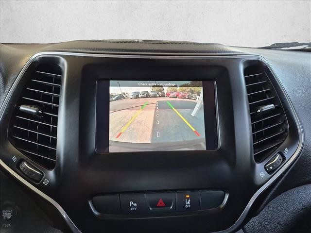 Used 2021 Jeep Cherokee Latitude Lux FWD image 13