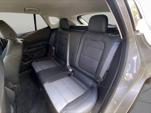 Certified 2024 Chevrolet Trax LT w/ Driver Confidence Package FWD image 27