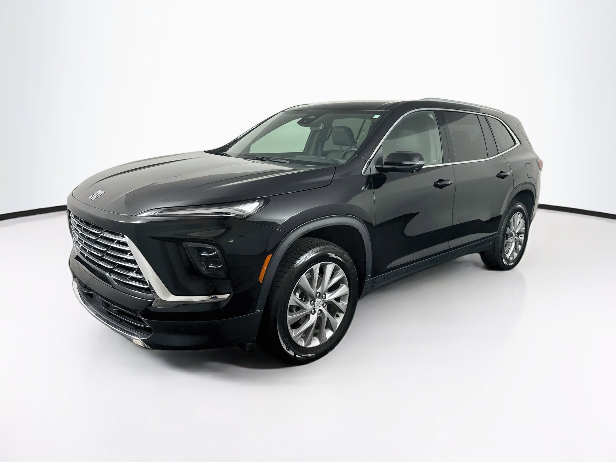 Used 2025 Buick Enclave Preferred FWD image 3
