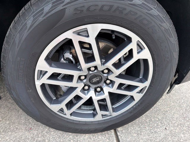Used 2025 Ford Expedition Active AWD/4WD image 9