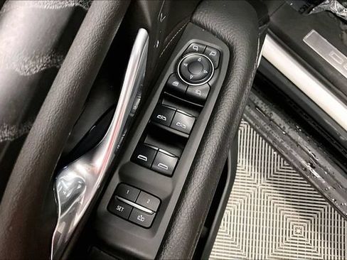Used 2024 GMC Yukon XL Denali AWD/4WD image 32