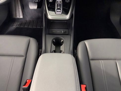 Used 2024 Audi Q4 e-tron Prestige AWD/4WD image 17