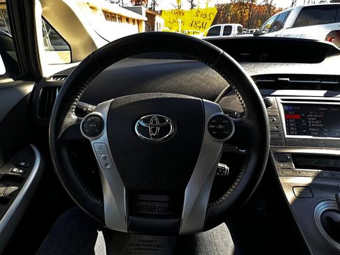 Used 2012 Toyota Prius Four image 10