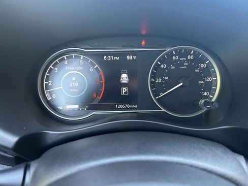 Used 2019 Nissan Kicks SR FWD image 16
