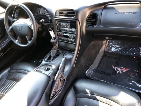 Used 2000 Chevrolet Corvette Convertible w/ Memory Pkg image 26