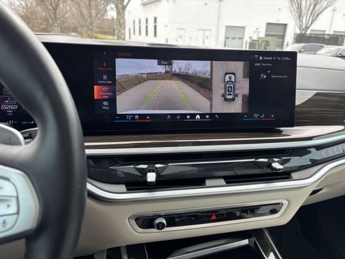 Certified 2024 BMW X7 xDrive40i w/ Executive Package image 30