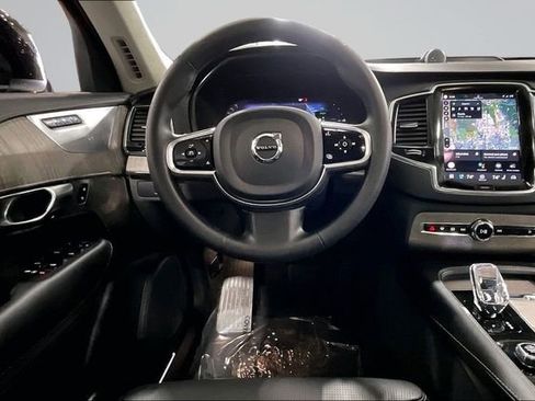 Certified 2023 Volvo XC90 T8 Ultimate w/ Lounge Package image 7