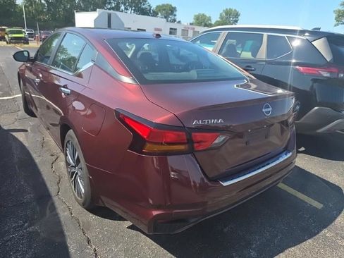 Certified 2023 Nissan Altima 2.5 SV FWD image 7