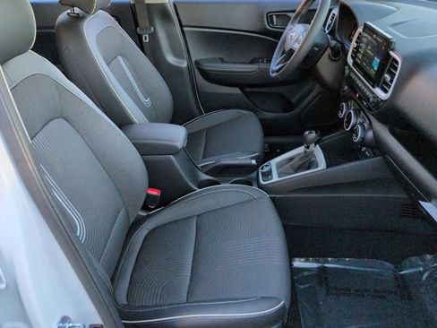 New 2025 Hyundai Venue Limited image 21
