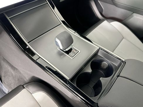 Used 2026 Land Rover Range Rover Velar S image 13